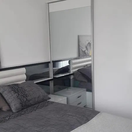 1 Bedroom Apartment, 500m To The Beach, *